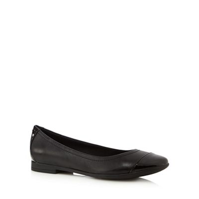 Clarks Black Atomic Haze leather patent toe slip on shoes