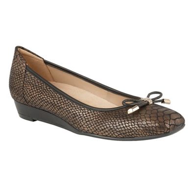 naturalizer dove flats